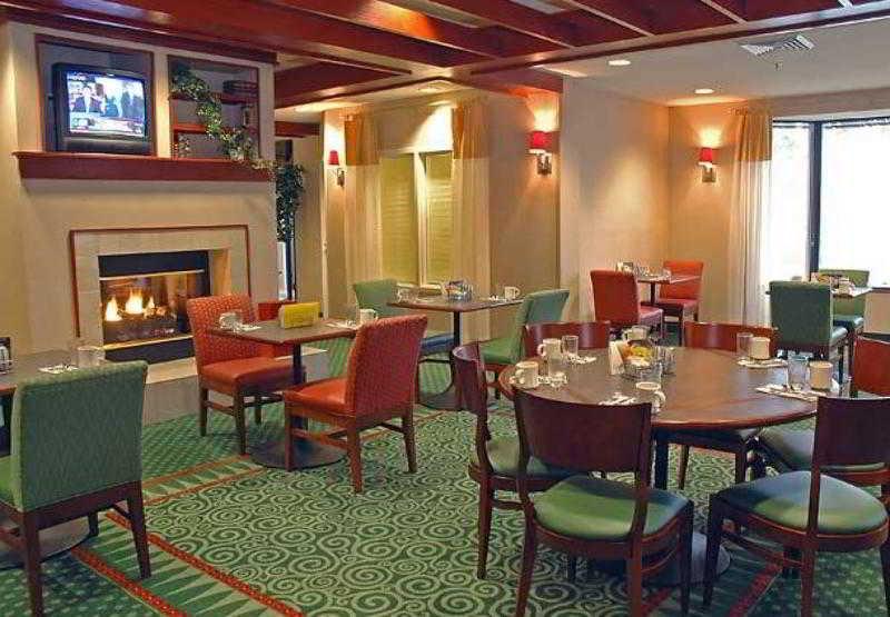 Hotel Courtyard Indianapolis Northwest Restaurant photo